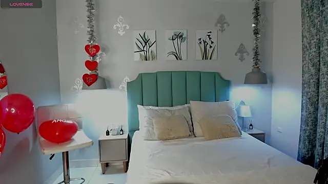 Snapshot of Khenta_Michells chatting on 02/14/25, 10:38 Khenta Michells online show from 02/14/25, 10:38