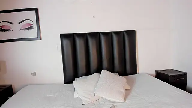 Khenta Michells online show from 11/30/25, 11:25