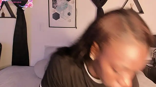 Khenta Michells online show from 02/17/26, 10:23