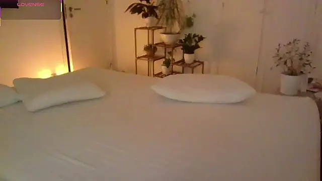 Snapshot of yournextdoorhottie chatting on 04/03/26, 10:30 yournextdoorhottie online show from 04/03/26, 10:30