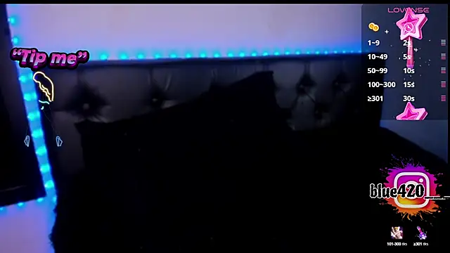 Snapshot of Skyler__blue4 chatting on 12/04/24, 05:33 Skyler  blue4 online show from 12/04/24, 05:33