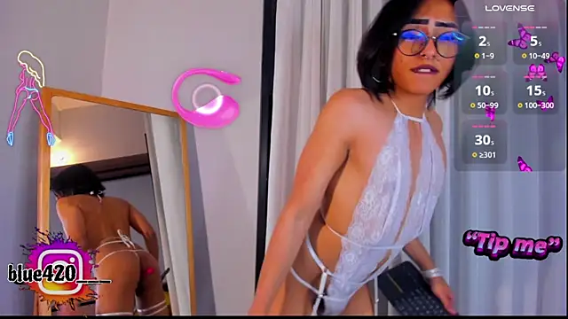 Snapshot of Skyler__blue4 chatting on 01/01/25, 01:26 Skyler  blue4 online show from 01/01/25, 01:26