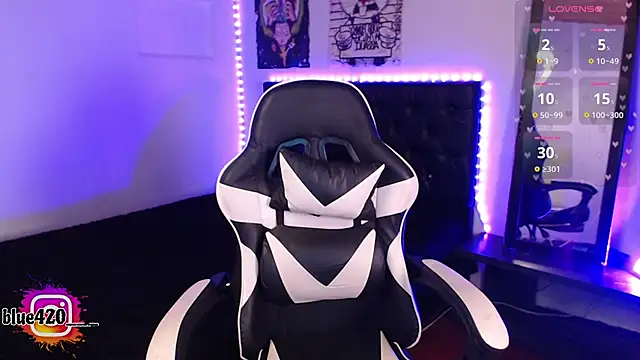 Snapshot of Skyler__blue4 chatting on 10/19/25, 08:53 Skyler  blue4 online show from 10/19/25, 08:53