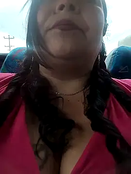 sara pineros online show from 02/28/25, 03:37