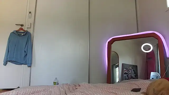 Snapshot of lexifeverr chatting on 02/06/25, 02:33 lexifeverr online show from 02/06/25, 02:33