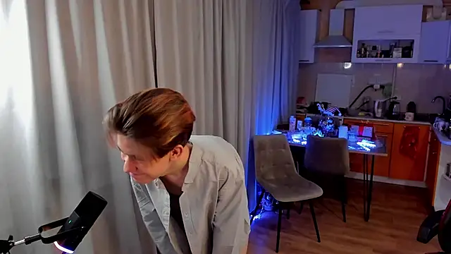 Snapshot of AndrewwCarter2 chatting on 03/07/25, 07:49 AndrewwCarter2 online show from 03/07/25, 07:49