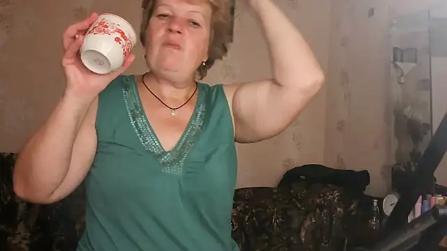 Ettie Tonia online show from 10/10/25, 11:09