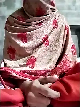 Snapshot of Cute-Ridhima chatting on 01/20/25, 04:43 Cute-Ridhima online show from 01/20/25, 04:43