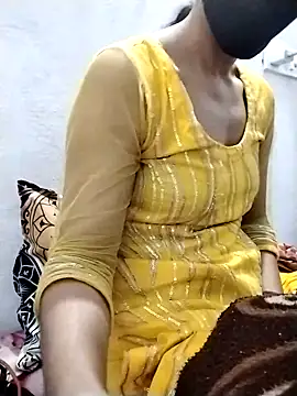 Snapshot of Cute-Ridhima chatting on 12/15/25, 03:55 Cute-Ridhima online show from 12/15/25, 03:55