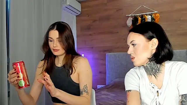 Snapshot of KeithTown chatting on 02/02/25, 08:13 KeithTown online show from 02/02/25, 08:13