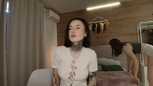 Snapshot of KeithTown chatting on 02/15/25, 08:11 KeithTown online show from 02/15/25, 08:11