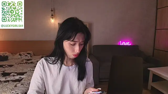 Snapshot of KeithTown chatting on 09/29/25, 05:29 KeithTown online show from 09/29/25, 05:29