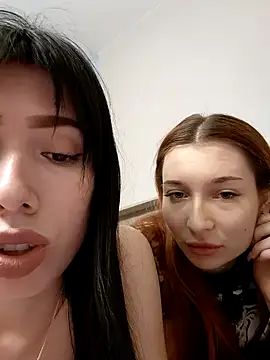 Snapshot of KeithTown chatting on 11/18/25, 04:44 KeithTown online show from 11/18/25, 04:44