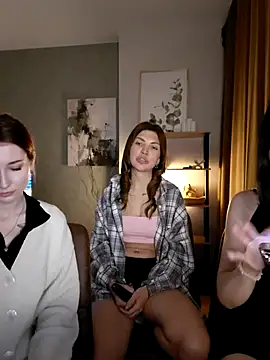 Snapshot of KeithTown chatting on 11/30/25, 06:23 KeithTown online show from 11/30/25, 06:23