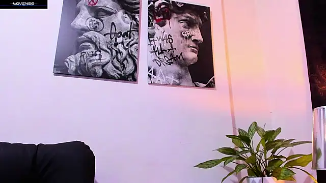 Snapshot of CruzVega chatting on 11/14/25, 12:09 CruzVega online show from 11/14/25, 12:09