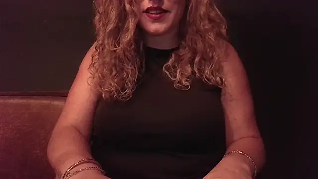 Snapshot of EyesWideShutNL chatting on 10/10/25, 09:36 EyesWideShutNL online show from 10/10/25, 09:36