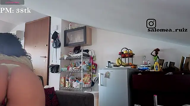 Snapshot of salomea_r chatting on 03/15/26, 02:01 salomea r online show from 03/15/26, 02:01