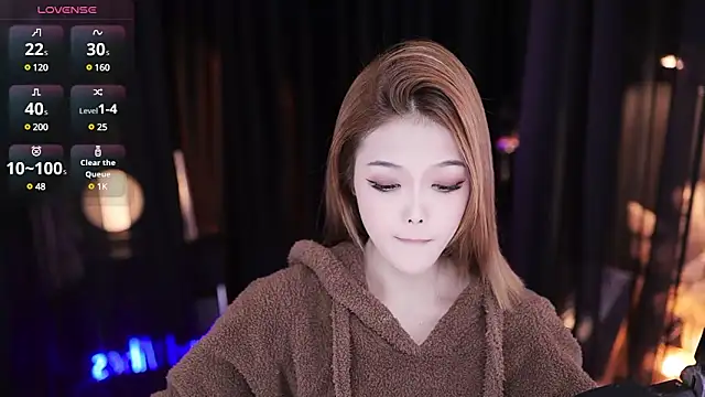 Snapshot of LucyKI chatting on 12/14/24, 01:38 LucyKI online show from 12/14/24, 01:38