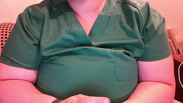 Snapshot of Maebi chatting on 12/04/24, 09:35 Maebi online show from 12/04/24, 09:35