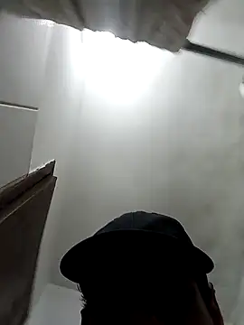 Snapshot of Gostozim7 chatting on 12/21/24, 05:03 Gostozim7 online show from 12/21/24, 05:03