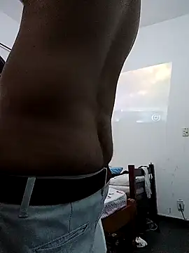 Snapshot of Gostozim7 chatting on 12/28/24, 01:39 Gostozim7 online show from 12/28/24, 01:39