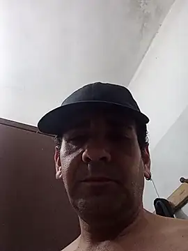 Snapshot of Gostozim7 chatting on 11/06/25, 04:35 Gostozim7 online show from 11/06/25, 04:35