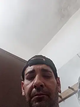 Snapshot of Gostozim7 chatting on 11/16/25, 10:04 Gostozim7 online show from 11/16/25, 10:04