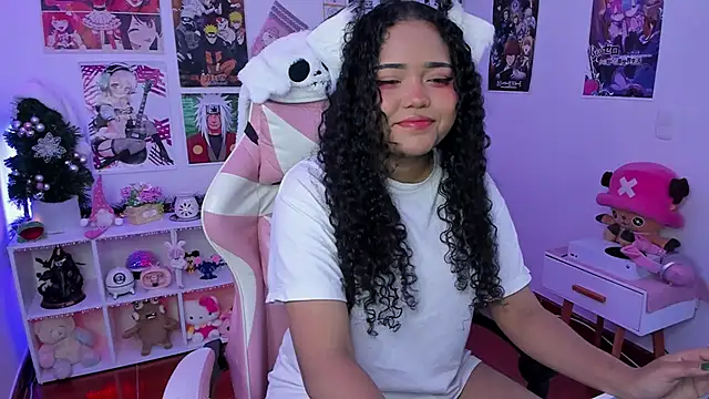 Snapshot of anyburkee chatting on 12/27/24, 01:43 anyburkee online show from 12/27/24, 01:43