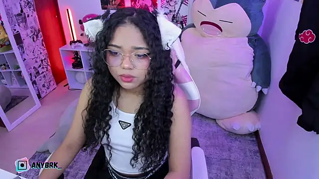 Snapshot of anyburkee chatting on 09/19/25, 04:47 anyburkee online show from 09/19/25, 04:47