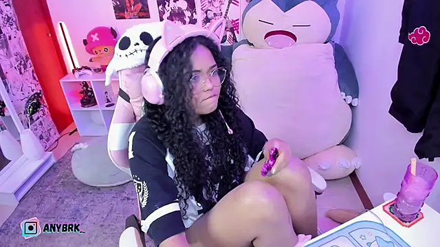 Snapshot of anyburkee chatting on 09/24/25, 04:16 anyburkee online show from 09/24/25, 04:16