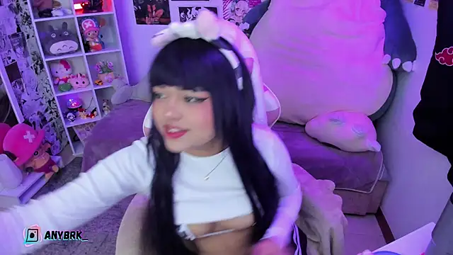 Snapshot of anyburkee chatting on 10/04/25, 01:03 anyburkee online show from 10/04/25, 01:03