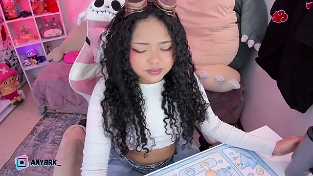 Snapshot of anyburkee chatting on 11/25/25, 01:49 anyburkee online show from 11/25/25, 01:49