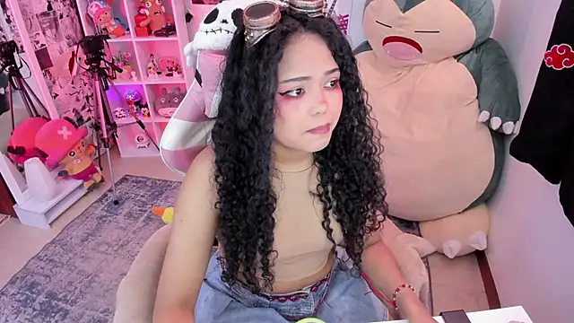 Snapshot of anyburkee chatting on 12/16/25, 03:33 anyburkee online show from 12/16/25, 03:33