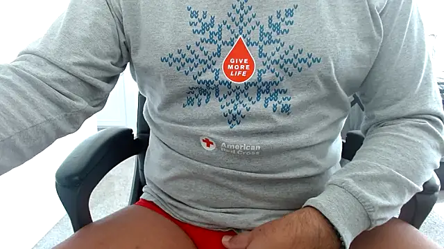 Snapshot of GirthBullger4You chatting on 03/12/25, 05:07 GirthBullger4You online show from 03/12/25, 05:07