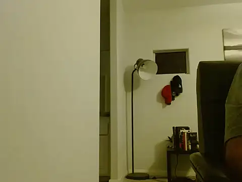 Snapshot of GirthBullger4You chatting on 03/21/25, 06:49 GirthBullger4You online show from 03/21/25, 06:49