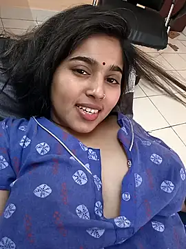 Snapshot of Sweet-Rani chatting on 04/24/26, 10:18 Sweet-Rani online show from 04/24/26, 10:18