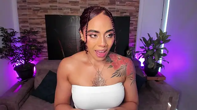 Snapshot of emilyfitness chatting on 01/07/26, 08:44 emilyfitness online show from 01/07/26, 08:44