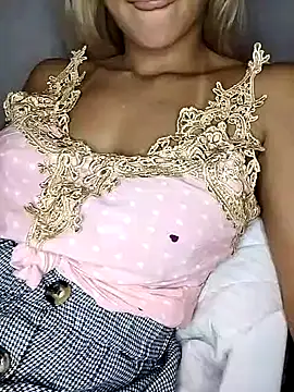 fofinhaa12 online show from 03/14/25, 01:46