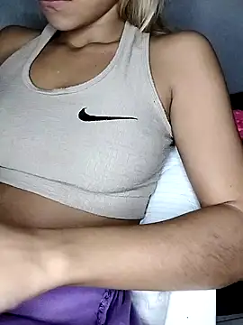 fofinhaa12 online show from 03/22/25, 10:06