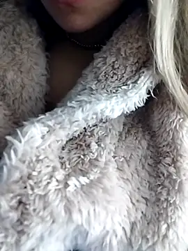 fofinhaa12 online show from 11/11/25, 05:13