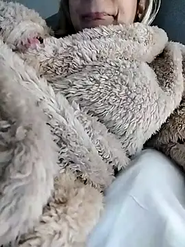 fofinhaa12 online show from 11/14/25, 12:53