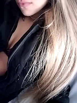 fofinhaa12 online show from 11/15/25, 08:38