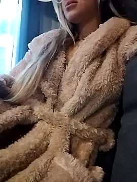 fofinhaa12 online show from 11/29/25, 02:20