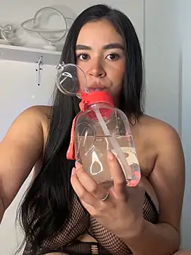 Snapshot of kristynmassey chatting on 03/12/26, 08:26 kristynmassey online show from 03/12/26, 08:26