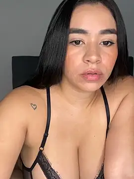 Snapshot of kristynmassey chatting on 03/13/26, 08:48 kristynmassey online show from 03/13/26, 08:48