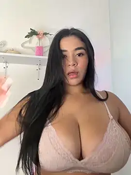 Snapshot of kristynmassey chatting on 04/16/26, 08:20 kristynmassey online show from 04/16/26, 08:20