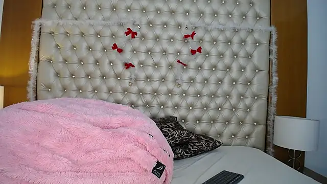 Snapshot of MegannMyerss chatting on 12/28/24, 08:15 MegannMyerss online show from 12/28/24, 08:15