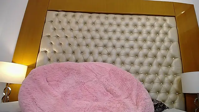 Snapshot of MegannMyerss chatting on 02/04/25, 01:56 MegannMyerss online show from 02/04/25, 01:56