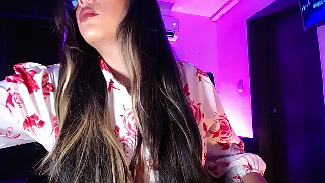 Snapshot of MegannMyerss chatting on 03/15/25, 08:54 MegannMyerss online show from 03/15/25, 08:54