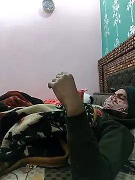 Snapshot of bigtitsqueen chatting on 12/13/24, 09:24 bigtitsqueen online show from 12/13/24, 09:24